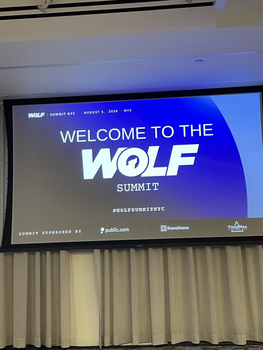 TraderBob19771's tweet photo. Had a great time with a lot of the top traders in America this week in NYC!! Stock Talk https://t.co/BcJx5PmioB