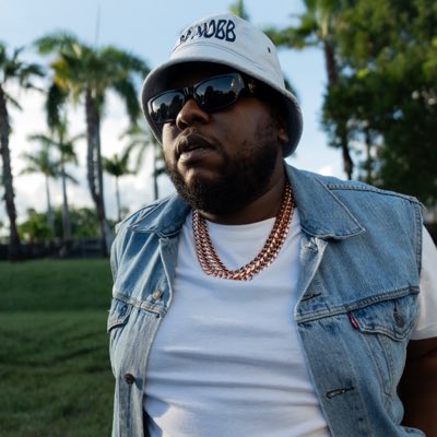 TheBucketHatDon's tweet photo. #NewProfilePic https://t.co/UEAO44yg0k