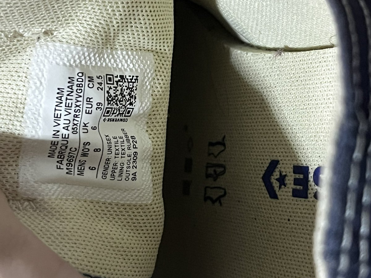 gerberaagent's tweet photo. ส่งต่อ CONVERSE ALL STAR OX NAVY : size 6 us | 24.5 cm ค่ะ ใส่ 2-3 ครั้ง
🛺 850 รวมส่ง เดมมาขอดูพต.ได้ค่ะ #ส่งต่อรองเท้า #ส่งต่อconverse #ส่งต่อรองเท้ามือสองสภาพดี #รองเท้าผ้าใบมือสองของแท้ #รองเท้ามือสอง #โล๊ะตู้เสื้อผ้า #โล๊ะตู้ #เสื้อผ้ามือสอง #ส่งต่อรองเท้า #ส่งต่อเสื้อผ้า https://t.co/ratk0tr9yd
