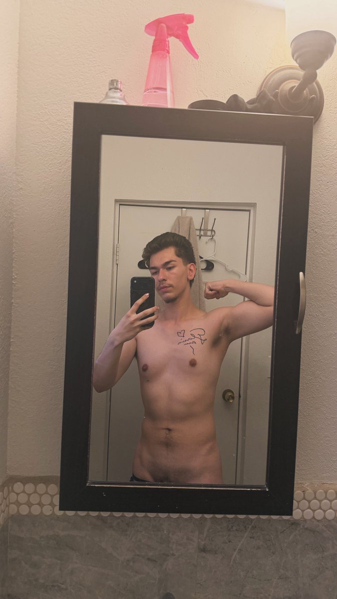 gringolatin21's tweet photo. Definitely a work in progress 7 months in we looking good asf https://t.co/28RDFFmgOx