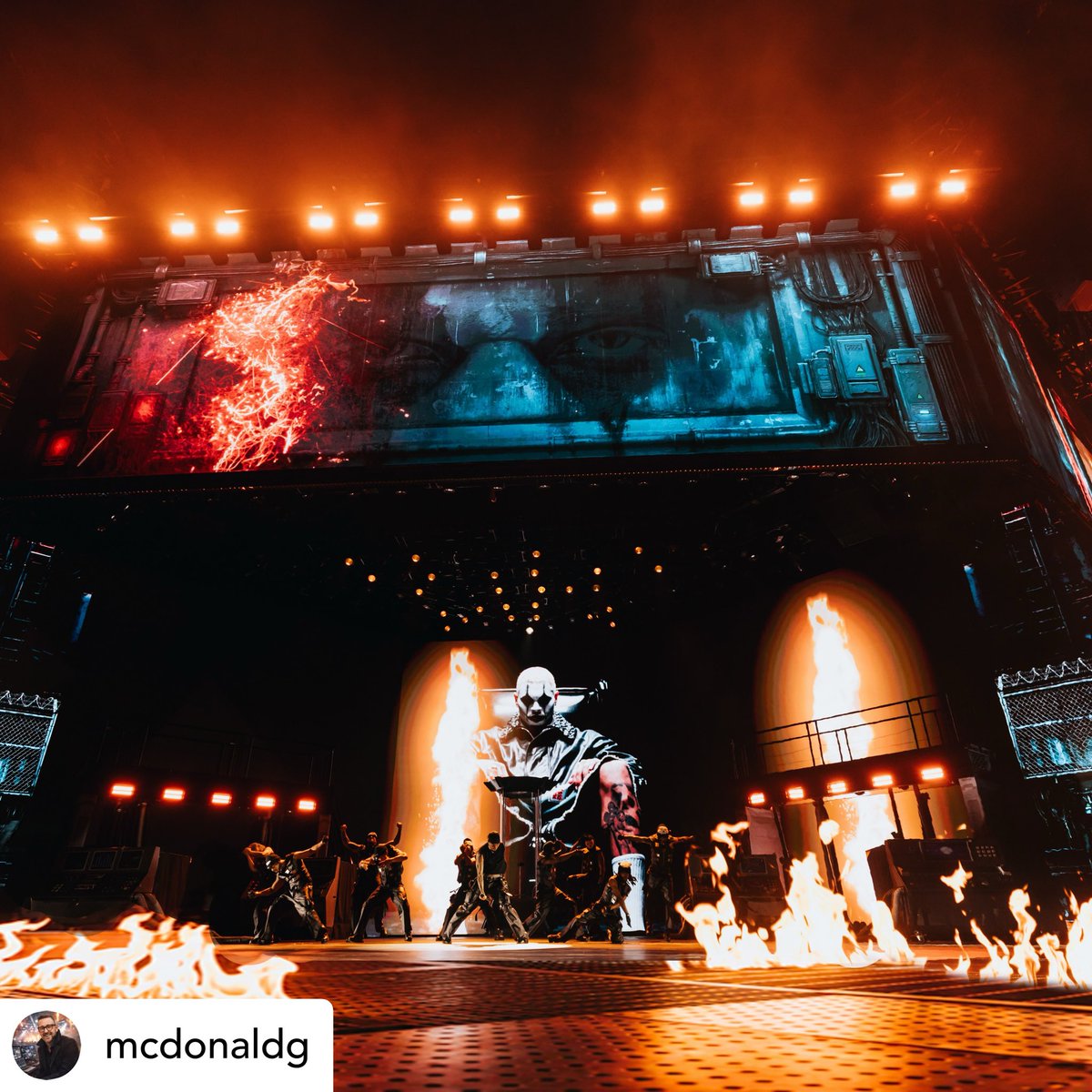 Msparker_221's tweet photo. @pitchfork On the first post recent videos from The RNB Tour. I will post highlights on my page since the media so focused on tearing down someone instead of showing positive highlights from the tour. No one is perfect out here but folks will intentionally target you bc the hate is real https://t.co/GJCpY4Hrhl