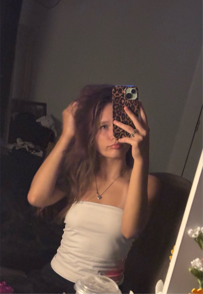 prettynpetite81's tweet photo. Someone be my sugar daddy 🥹😩 https://t.co/WVKE0RrGbl