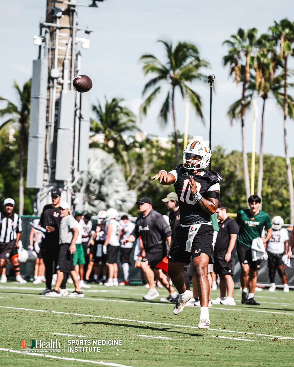 CanesFootball's tweet photo. Competitive reps on day one ✅

Ready to get back to work tomorrow 💪 https://t.co/WsOooEn7jD