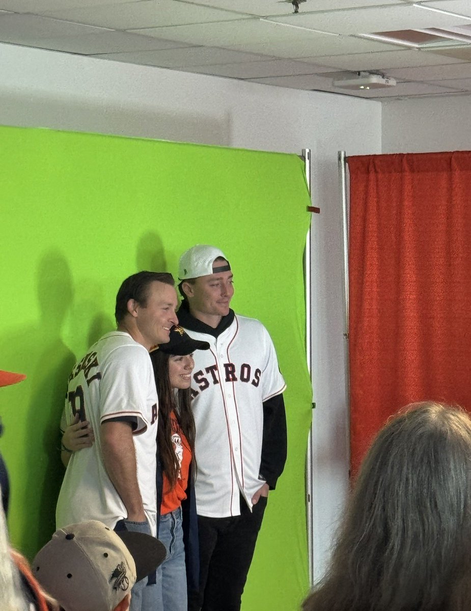 SJBHTX's tweet photo. @astros Keep diggin' baby https://t.co/SJnXCyDsi1