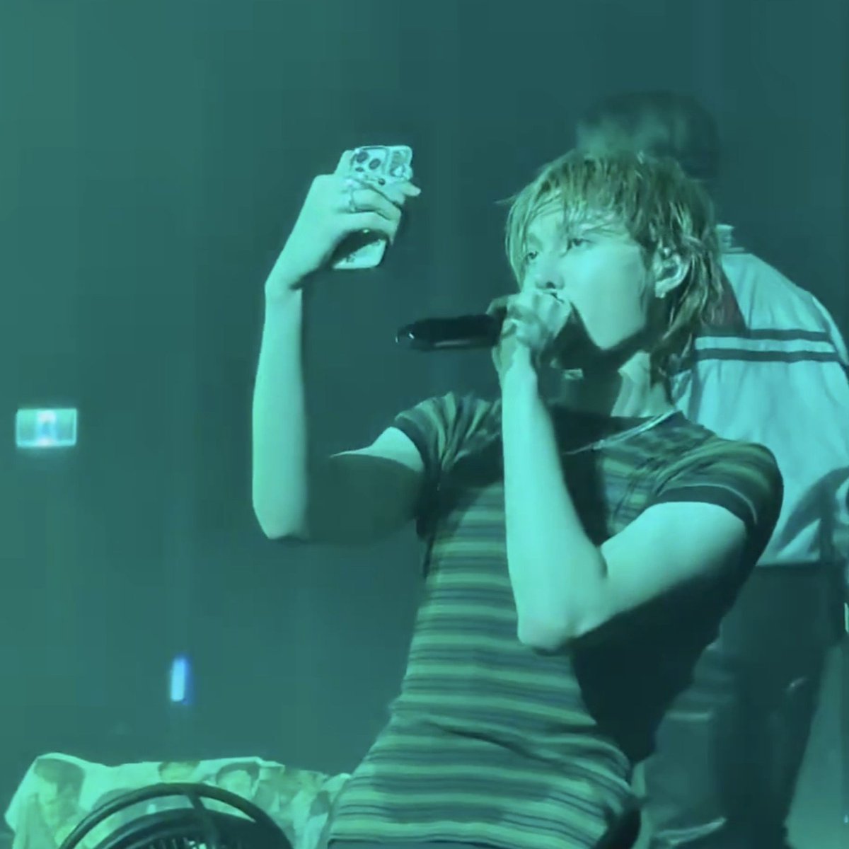 eomcoertis's tweet photo. CANCEL THE TOUR 😭😭😭😭😭 https://t.co/RAFRt0nvww