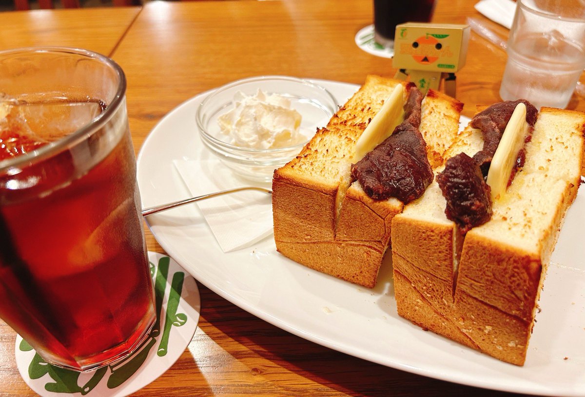 insmkn's tweet photo. 松山空港にある飛行機乗る前によく立ち寄るカフェ。あんバターうま(*´꒳`*)。
#NOBOSAN #愛媛県松山市
#ダンボー https://t.co/jhdtcTAN8K