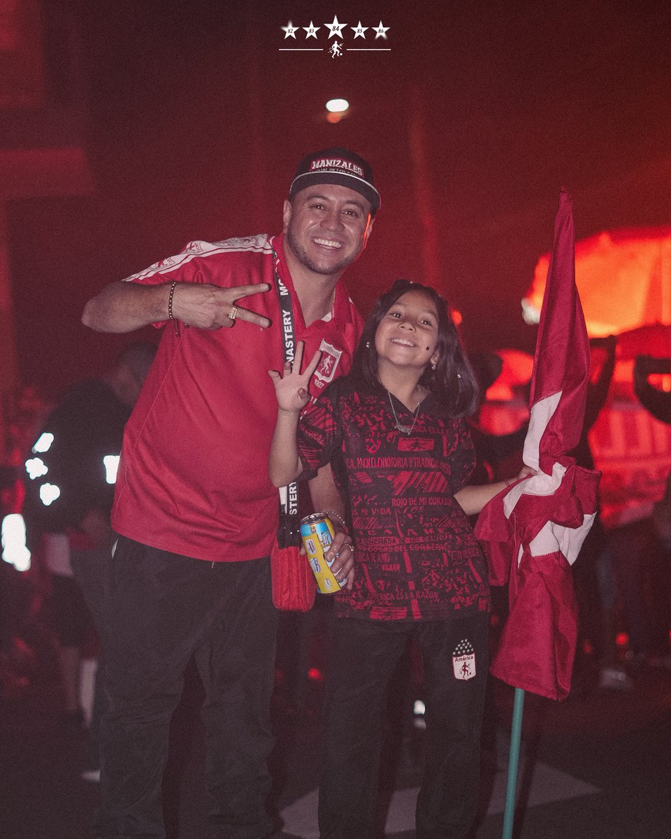 AmericadeCali's tweet photo. Esta es una pasión que se lleva en la sangre. Una historia que se escribe en cada tribuna y en cada rincón del país. 👹❤️‍🔥 https://t.co/uuAdstE5I6
