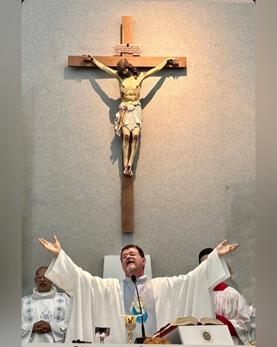 freijunior's tweet photo. Feliz por essa paternidade tão especial que Deus me concedeu que é ser padre e pelo amor dos inúmeros filhos e filhas que essa vocação me deu. GRATIDÃO! https://t.co/P8hGiZQcGN