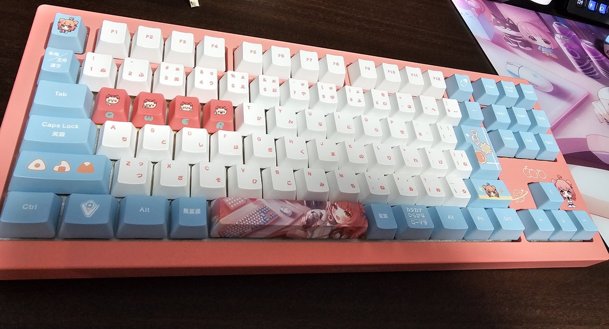 siamhead's tweet photo. キーボードのお掃除とキーキャップ交換をした！！
るーなさんにいただいたやつと付属のやつ着けた！！ｻｲｺｳ! https://t.co/N9g297ZfaA