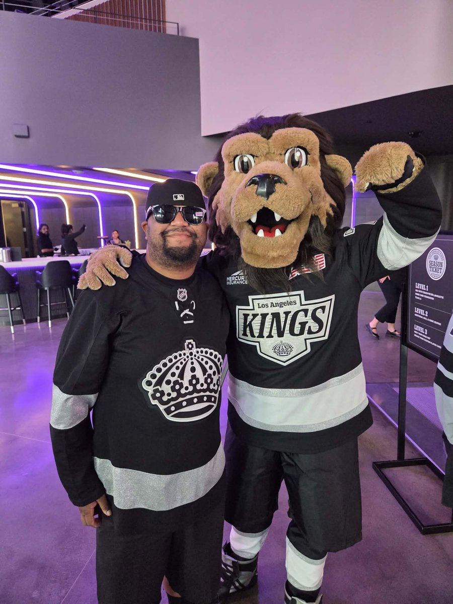 blksethrogen's tweet photo. Whenever me and @BaileyLAKings link up:
#GoKingsGo https://t.co/tosgn8ZYNA