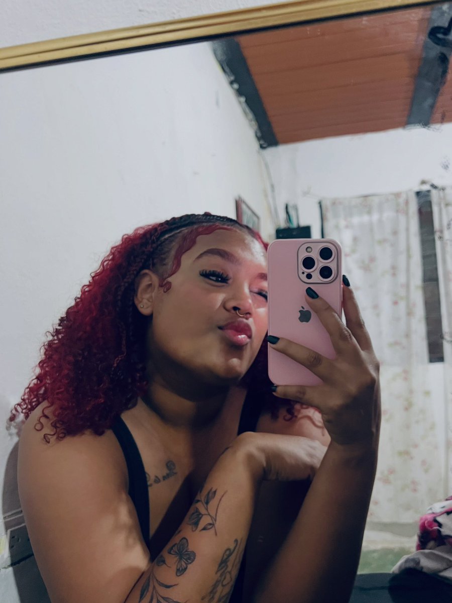 Valkittyyy's tweet photo. With an innocent face and bad intentions.😇 https://t.co/kZROKVSaGK