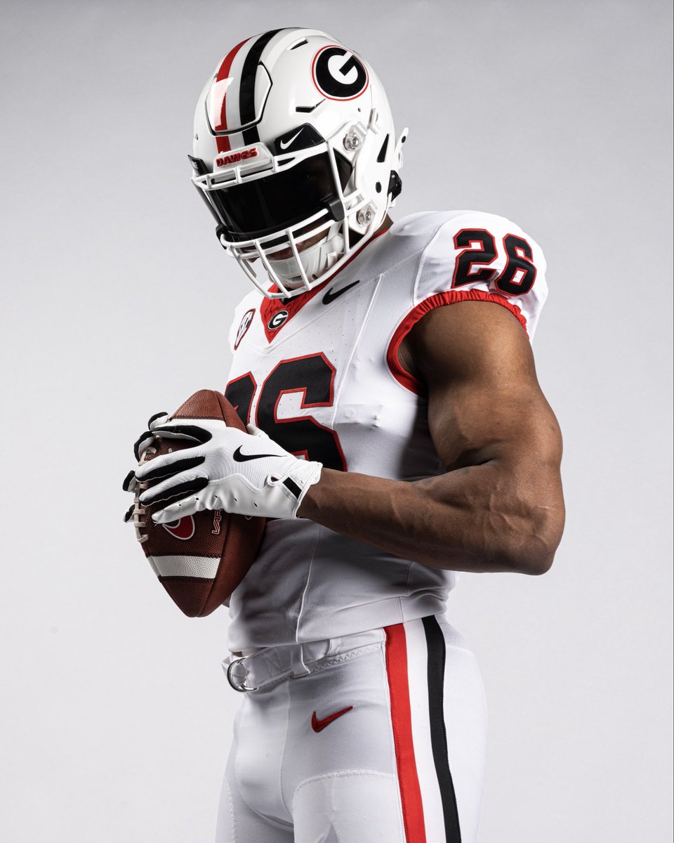 jacobkarnes's tweet photo. Last post about this:

I’m a big uniform guy. 

And I’m a Georgia fan. 

Not a fan of the All-White look Georgia will debut against WKU. It doesn’t look like Georgia.

I’m a big fan of Georgia’s alternate uniform they refuse to wear other than the spring game. https://t.co/u8fAJkuFwV