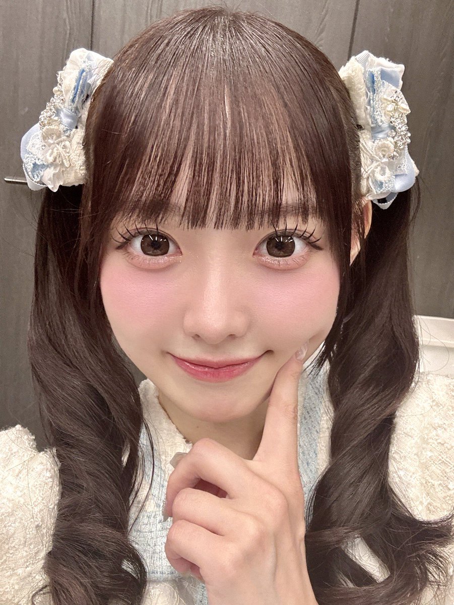 70_215mi's tweet photo. ガー‼️有益すぎ。需要と供給。
爆発級の涙袋はこれでできてる…買う以外の選択肢ない。 https://t.co/vkOWdaNPGs