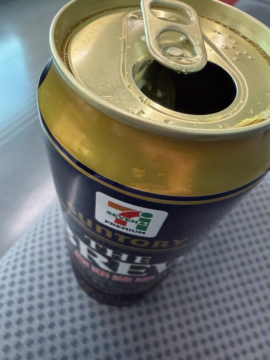 aperitivo07's tweet photo. 今日は夏休み🌻１日目。

大切な用事を終え、ラクーアで
冷酒&amp;穴子の刺身、白焼とビール
とは、思うものの。
貧しさが骨まで🦴💀☠️染み付き
結局、コレだよ。
冷房は効いている。 https://t.co/pc8vdTFmOj
