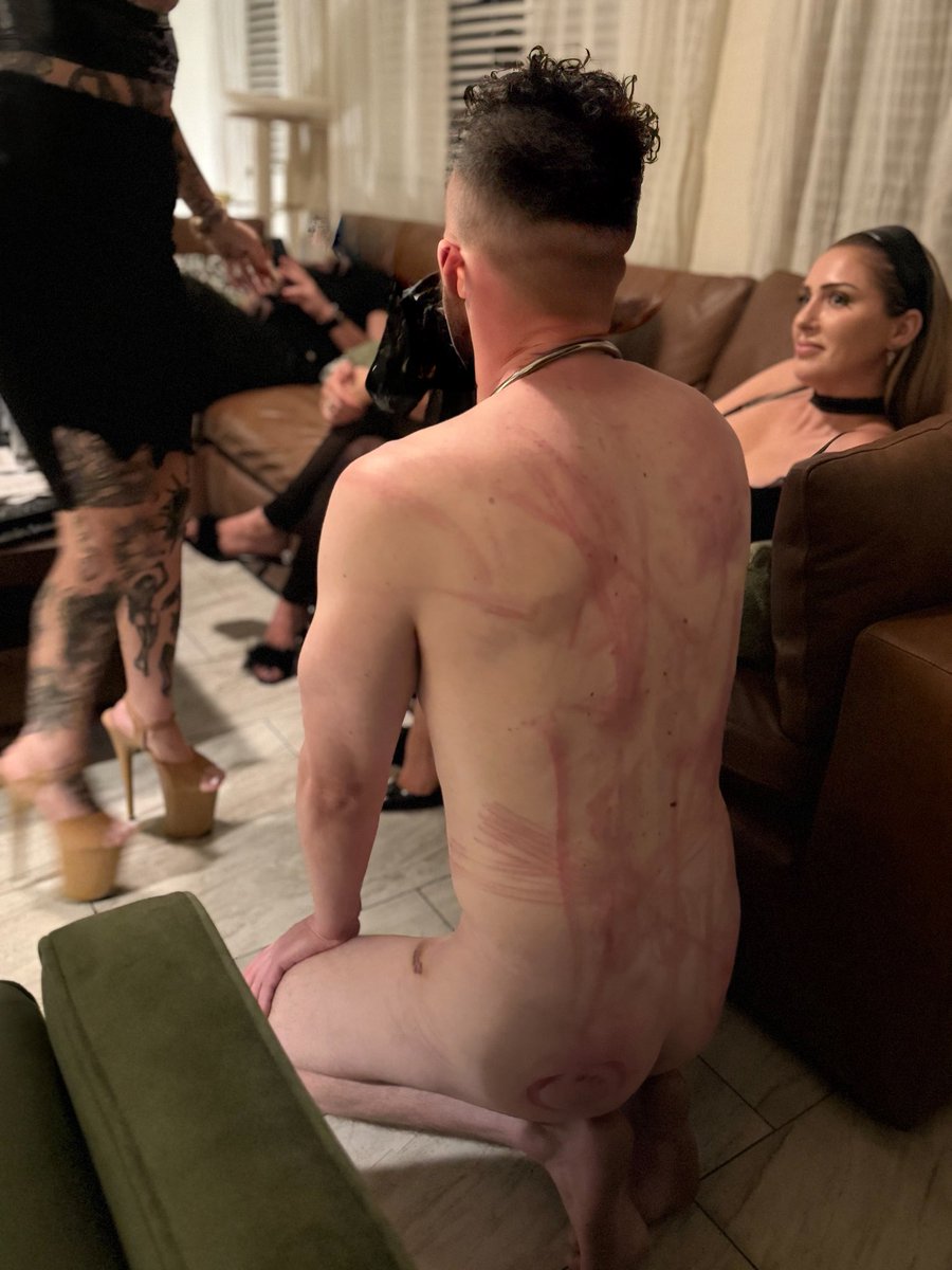 sincitydomme's tweet photo. Last weekend a sub was collared. This bitch is currently my only slave. It took 4 years and plenty of training but he earned it! https://t.co/6wOR6DoHiu