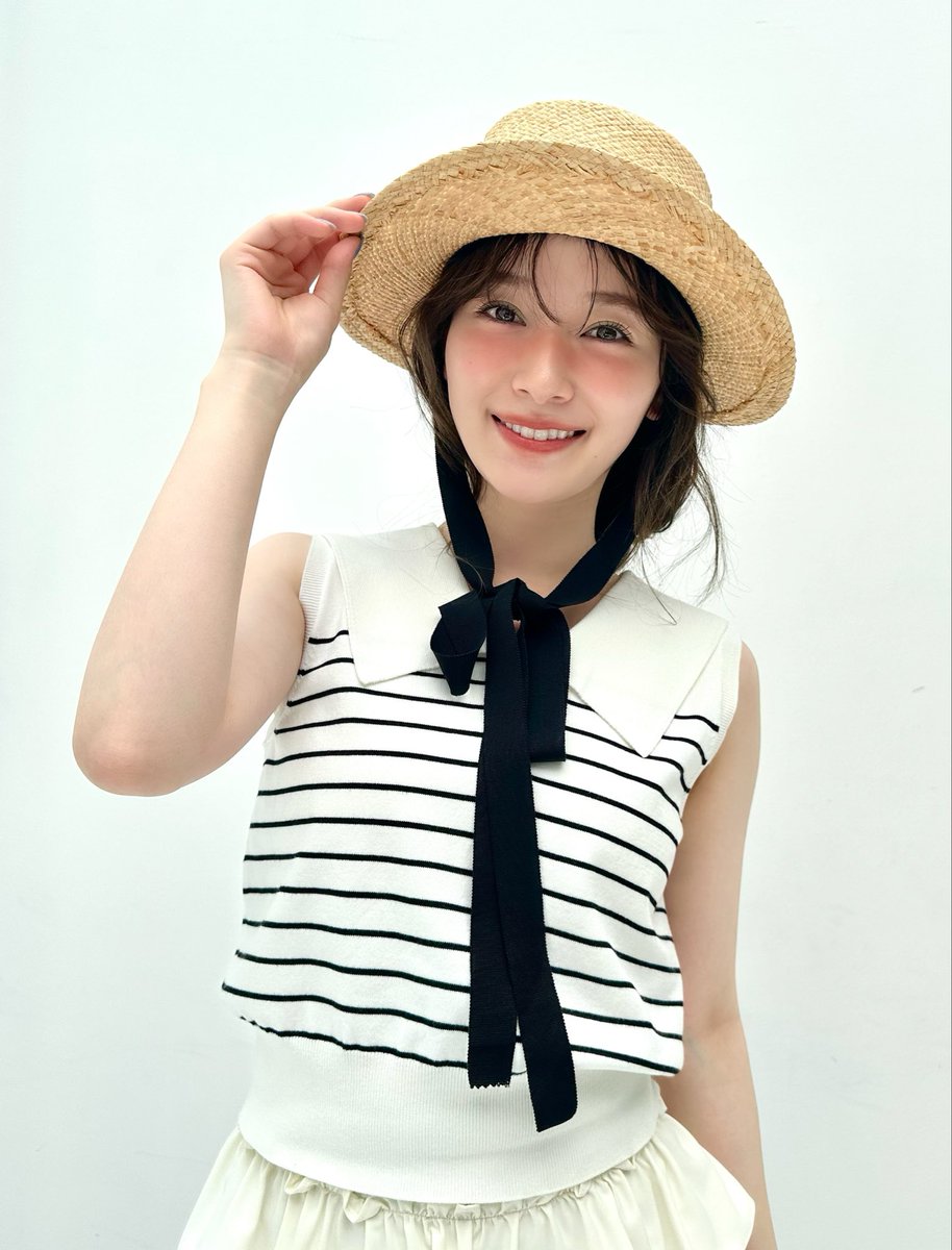 sakurazaka46's tweet photo. 本日8月5日(水)発売
「anan」No.2507
連載「#美容の坂道のぼり隊」に

#守屋麗奈 が登場しています🐼💕

ぜひチェックしてください🌸
#anan
https://t.co/vTXEMSbbHj https://t.co/J6VsVAyGuG