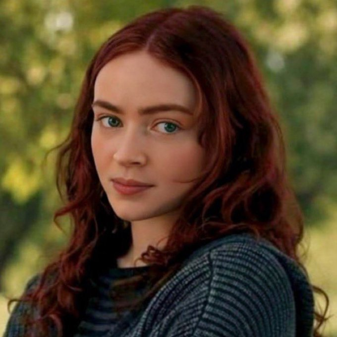 8T2notout's tweet photo. Which Jean Grey is better? https://t.co/nBM1WSzLO1