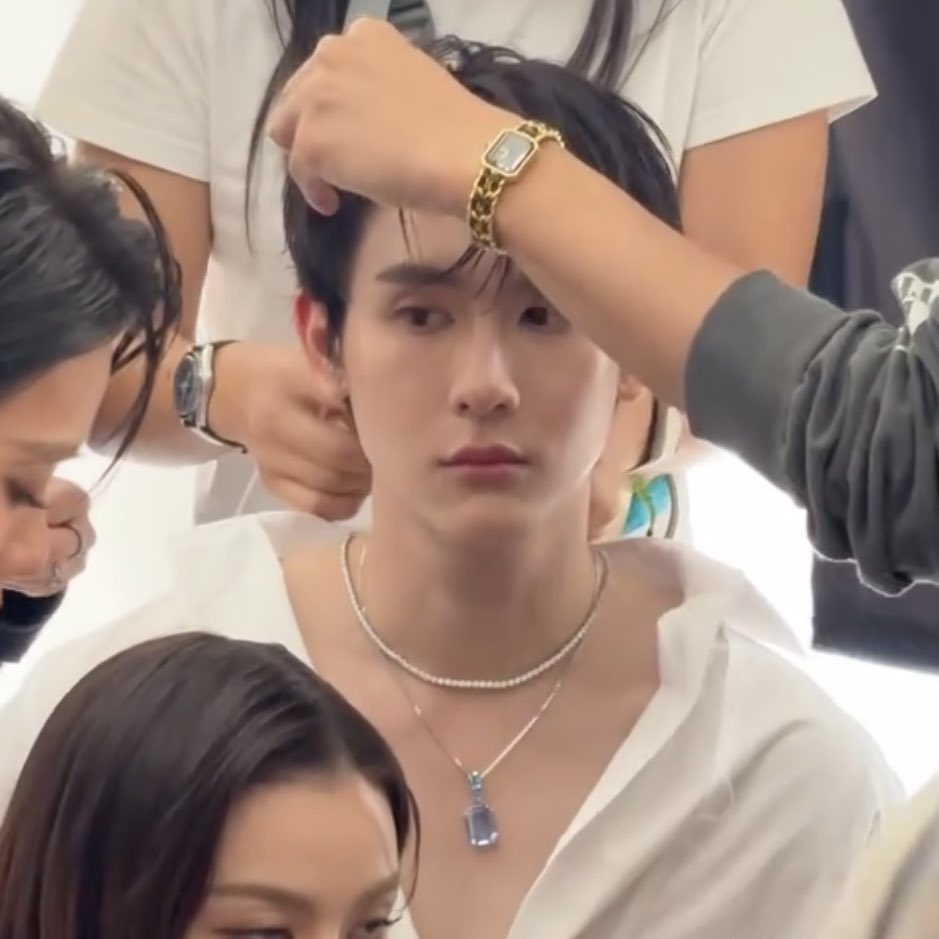 mademybabe's tweet photo. คุณหนูกษิม้ากฮื่อ เหมือนตุ๊กตาเลย เครื่องหน้านุ้บนิ้บไปหมด ปากมุ้จุ้น่ารักมาก ใส่เครื่องประดับกับโชว์คอกว้างๆเพิ่มดาเมจมาก 🤲🏻🤲🏻🤲🏻🤲🏻 https://t.co/tIlrk3Atu6