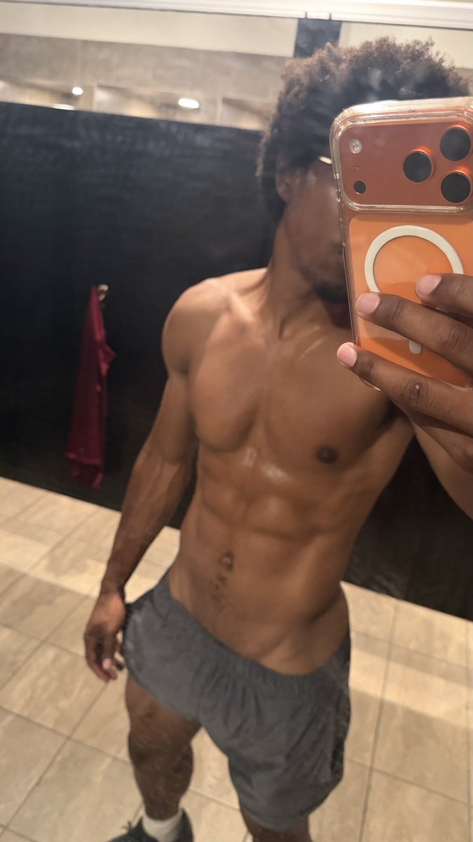 elifrancis_0's tweet photo. I’ll give it you 🤤 https://t.co/uHkVSZ8Ht5