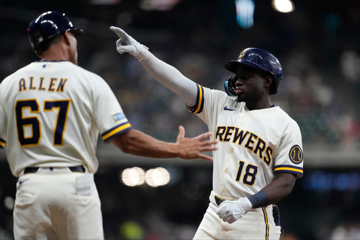 Brewers's tweet photo. 70 WINS https://t.co/9XXPbRlYhR
