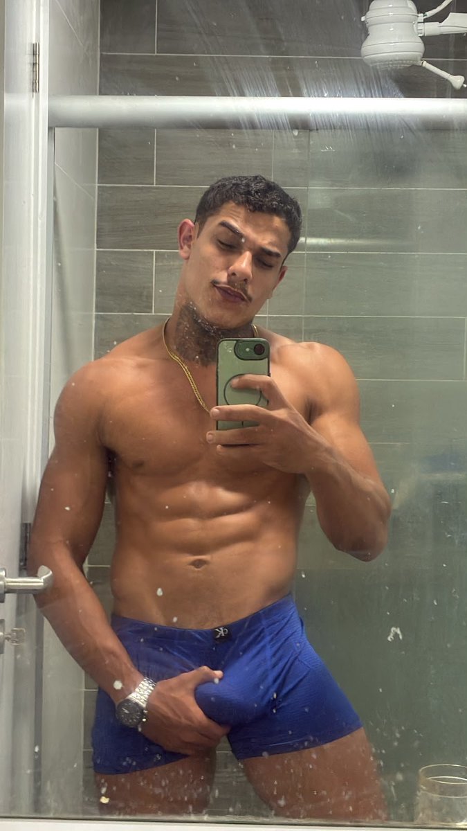 ATIVACHO's tweet photo. Novinho hetero comedor de cuzinho com a PICA cheia de leite 🍼💦 
Vem me conhecer melhor...
Te espero com o Picao duro pra você gozar comigo 😏 
.https://t.co/iyndlqaxAi https://t.co/uE1bngP5EQ