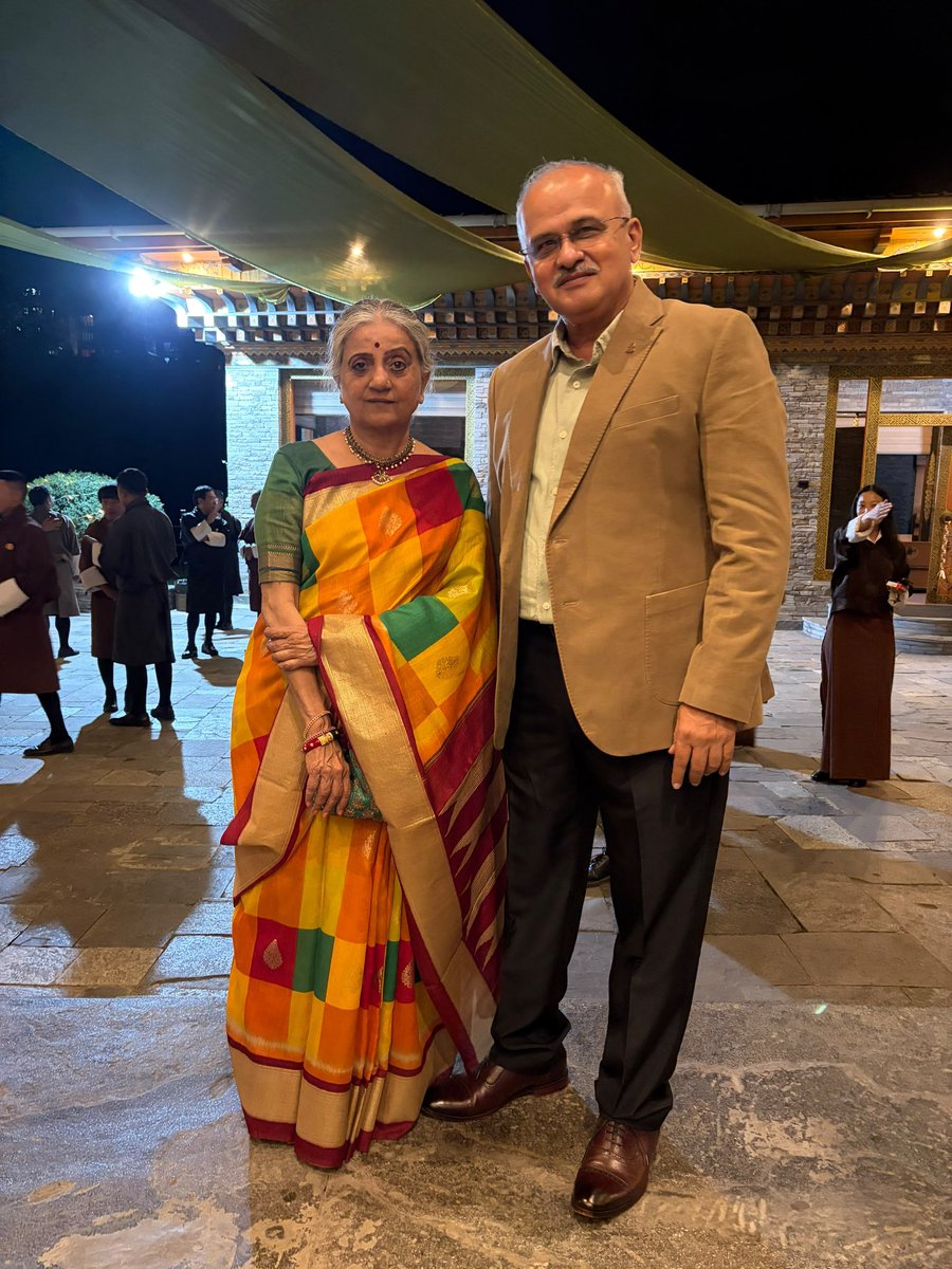 bhawanasomaaya's tweet photo. The best festivals have to come to sn end. Farewell @BhutanEchoes till we meet again.
@ninalykke  @chadhorw @MulaMutha https://t.co/avgQY3opDO