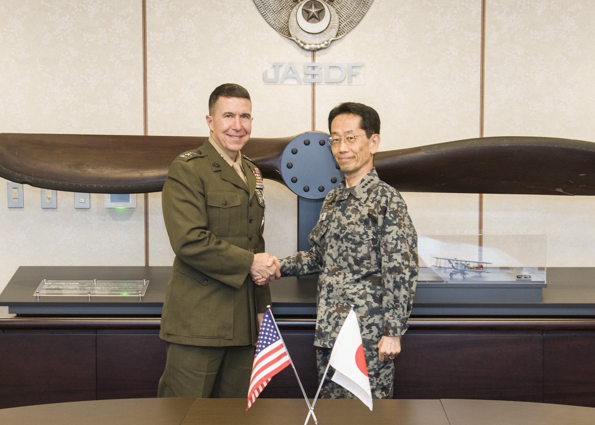 JASDF_PAO_ENG's tweet photo. Gen Morita, CoS #JASDF received a courtesy call from LtGen Watson, Commanding General @IIIMEF following his assumption of duty.
JASDF will continue to strengthen cooperation with III MEF, including F-35B operations, and contribute to peace and stability in the region. https://t.co/TEKZjBeWEh