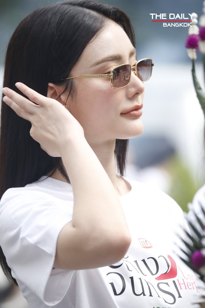 thedailybkk's tweet photo. 'มีนา–ริณา' ในงาน บวงสรวงซีรีส์ iQIYI Original "Under Her Rules ใต้เงาจันทรา"

UNDER HER RULES BLESSING
#บวงสรวงใต้เงาจันทรา
#มีนาริณา #meenaxrina
#มีนเบ้บ #meenbabe
#UnderHerRulesTheSeries
#ใต้เงาจันทรา https://t.co/dH0YjrzCax