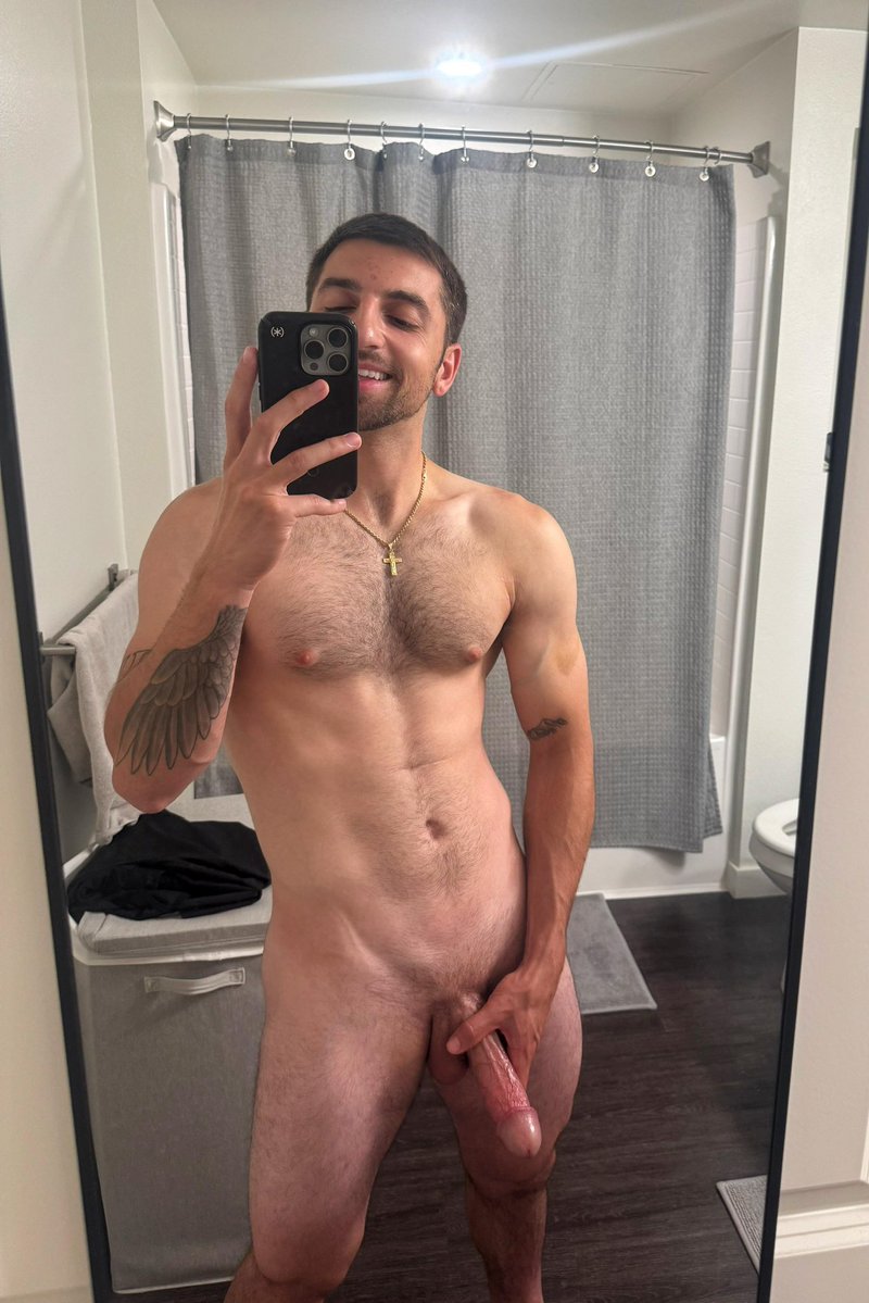 arab_collegesex's tweet photo. Shower time 🧼 https://t.co/xmIM9M12pc