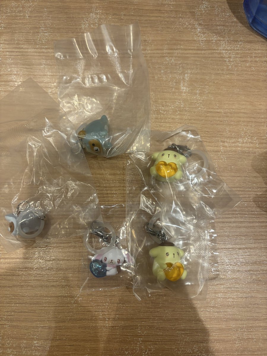 momochan_pd's tweet photo. エモきゅん2 うみリラきぶん

譲　エモきゅん　ポムポムプリン、しろうさ
うみリラきぶん　チャイロイコグマ

求　エモきゅん　コロコロクリリン
うみリラきぶん　コリラックマ　キイロイトリ

都内、横浜での交換可能です。 https://t.co/5I4oYyTLN0