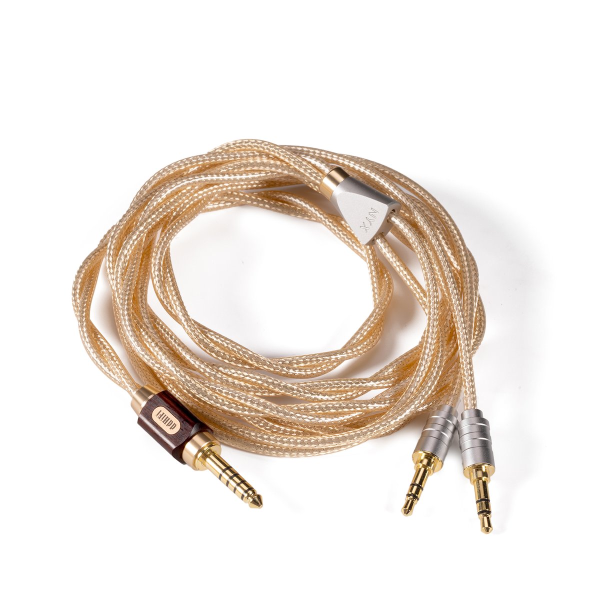 ddhifi_com's tweet photo. 【New Arrival】ddHiFi BC150G 4.4mm Balanced Headphone Upgrade Cable

Flexible Symmetrical Double-Strand Shielded Cable

The conductors of BC150G cable adopt a 2+2+1 structure. Both signal positive and negative wires are constructed from distinct conductor materials, each consisting of two twisted conductor sets, with an outer cross shielding mesh wrapped around the outermost layer. The symmetrical double-strand design delivers excellent flexibility during bending and minimizes internal stress of wire cores. Its parallel twisted structure effectively suppresses electromagnetic interference while transmitting audio signals.

#ddHiFi #BC150G #FloatingShieldDesign #MultipleConnectorOptions