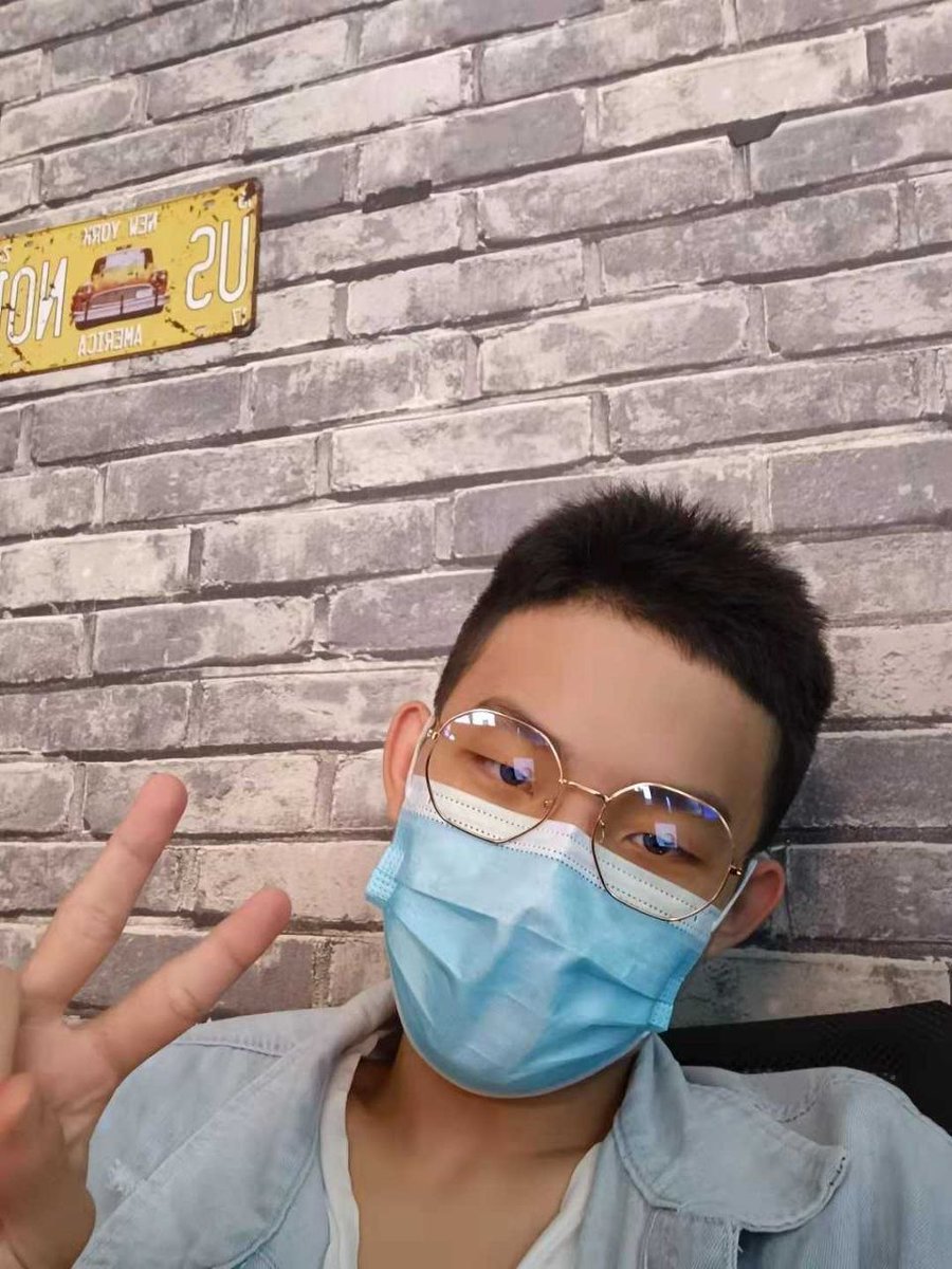 Leonard83523804's tweet photo. 原创 沈阳大屌男高体育生 
是我迄今为止见过性欲最旺盛的弟弟 每天固定一次已成家常便饭 欲望大的时候更是要射五六次 即使每天都要排精 精液也是源源不断的从大屌中流出 稍微忍耐两天不射更是化身高射炮迸发有力
完整版111min 多次射
#大屌 #男高 #射精 #洗澡 https://t.co/vpTxetj3he