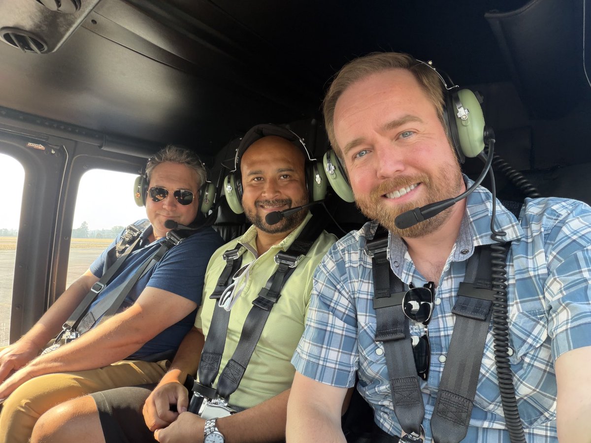 RepBaumgartner's tweet photo. I’m pleased that my District Director Dan Bisbee was able to get up in a helicopter with County Commissioner Josh Kerns to view the fire today. Dan is a former Army Officer who I worked closely with in Baghdad. We are lucky to have someone of his talents helping my office with fire response. 🇺🇸