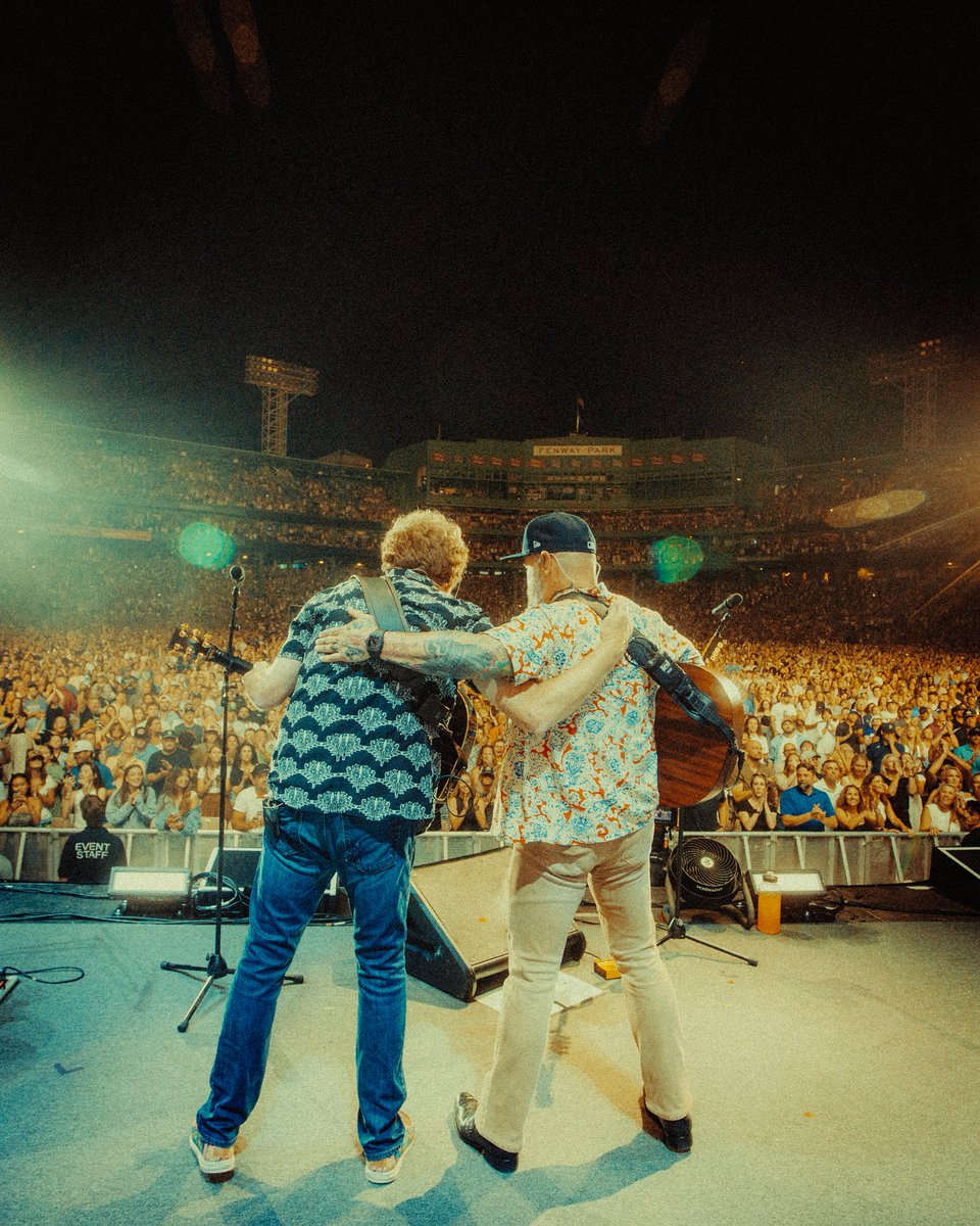 macmcanally's tweet photo. Sunday night I had the privilege of being a small part of a real big deal in Boston with @zacbrownband.

Thanks always to Jimmy Buffett and to ZBB for carrying on. 

-mm https://t.co/b90fhk7X3g