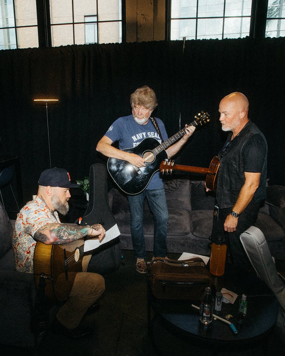 macmcanally's tweet photo. Sunday night I had the privilege of being a small part of a real big deal in Boston with @zacbrownband.

Thanks always to Jimmy Buffett and to ZBB for carrying on. 

-mm https://t.co/b90fhk7X3g