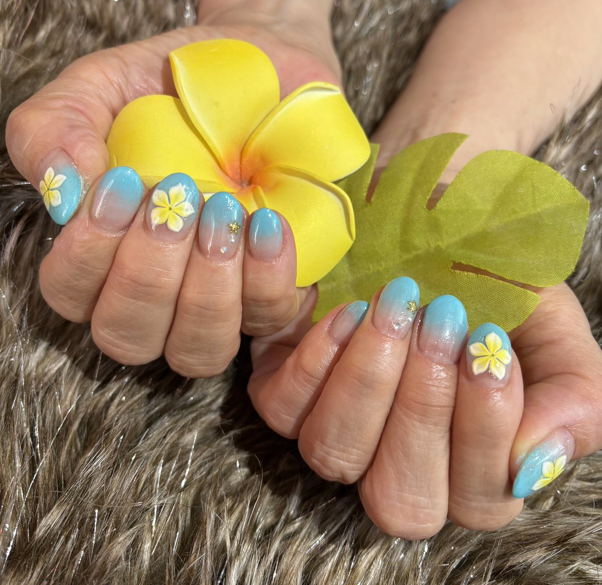 sunsunIDDM's tweet photo. ぐっどもーにんぐ☀️
昨日はネイルチェンジへ💅
プルメリアネイル
ターコイズブルー🩵涼しげ
そして
美容室なう💇‍♀️
ポイントカラーのピンク🩷
今日は少し濃い目に
午後も良き日に🍀 https://t.co/wsRxEtmN8h