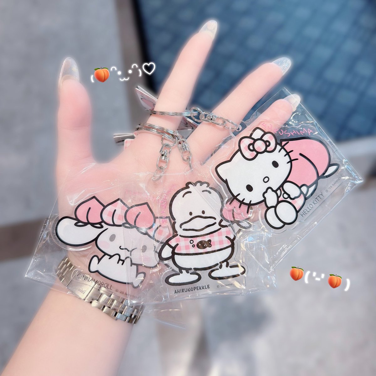 D53u_u's tweet photo. サービスエリアで売ってた桃シリーズ可愛すぎて買ってしまった😻💘 https://t.co/VI9g92DL7v