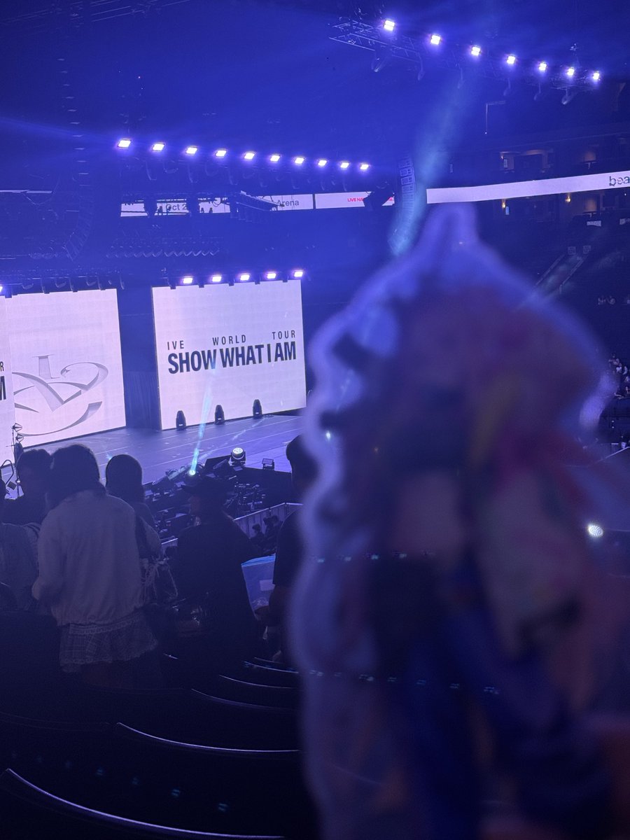 MayuVirus's tweet photo. i’m rikuing at tha ive concert 🥰 #RikuCasts https://t.co/KNSyrHq3dW
