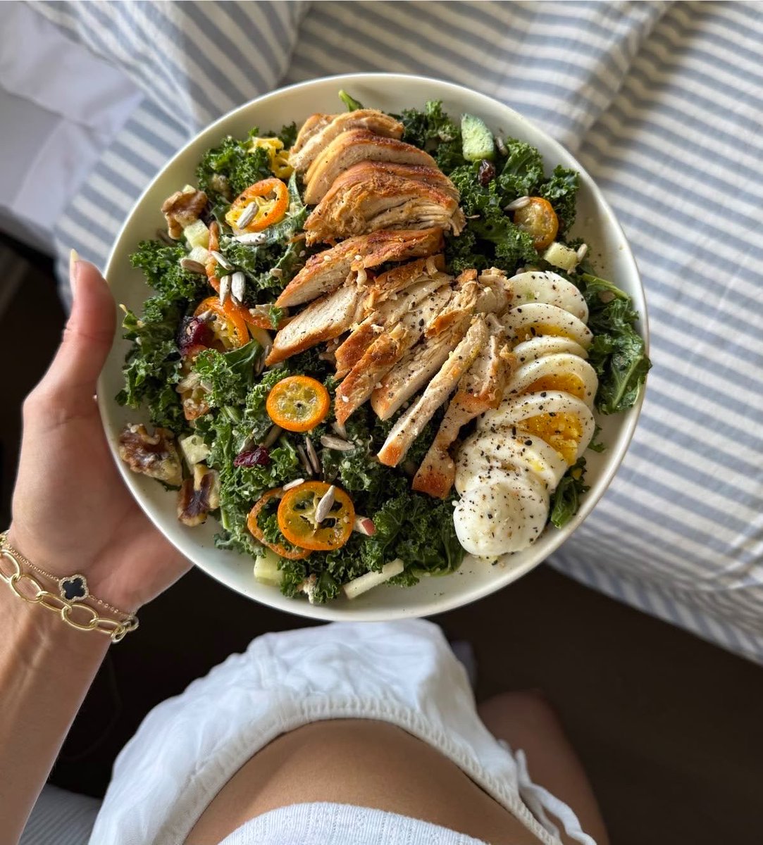 AUDYarch's tweet photo. Good morning!! Start your day with a morning salad, have a blessed wednesday guys! https://t.co/fy0WH9YY3J
