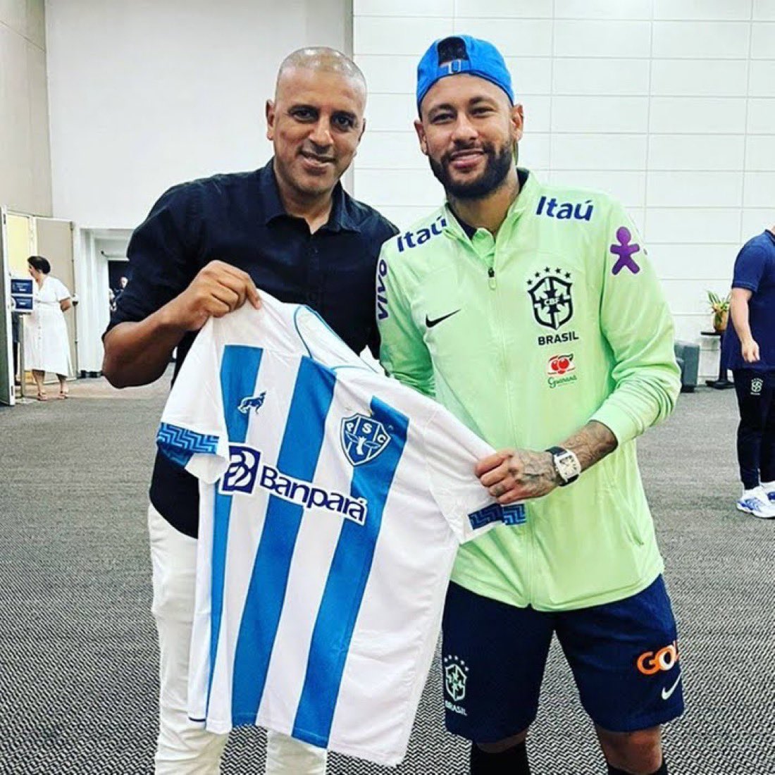 luanaslvvv's tweet photo. PERSONA NON GRATA É O CRLH, NEYMAR VC É MUITO BEM VINDO AQUI EM BELÉM DO PARÁ!!!!!!!! https://t.co/4yOztomcgX