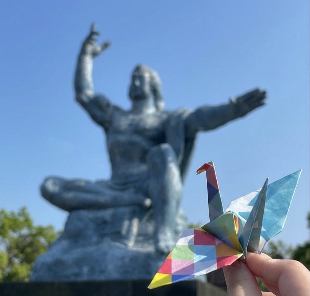 nagasakipmaster's tweet photo. 【＃未来へのおりづる 長崎原爆の日】
８１年前の今日、長崎に原子爆弾が投下されました。犠牲となられた方々に哀悼の意を表します。おりづるに平和への願いを込め、核兵器のない世界の実現に向け、未来へ思いを届けましょう。
#CranesForOurFuture #長崎 #Nagasaki https://t.co/0zGPqnWfxT