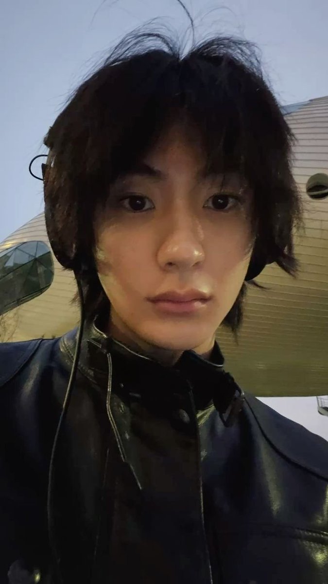 urmyantinitonny's tweet photo. เซลฟี่โคตรรู้มุม แอนตันโคตรหน้าตาดี https://t.co/w2ITOg954u