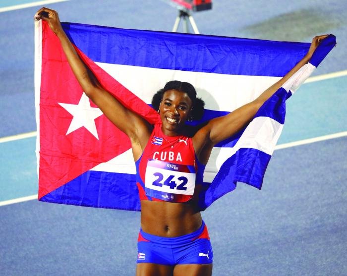 MarisolFFerrer's tweet photo. Leyanis Pérez cumplió con la responsabilidad de la abanderada y le regaló a la delegación cubana este lunes una medalla de oro🏅, que no por esperada dejó de emocionar a los cubanos presentes. Desde #Mayabeque felicidades https://t.co/nPfTDQK7uK