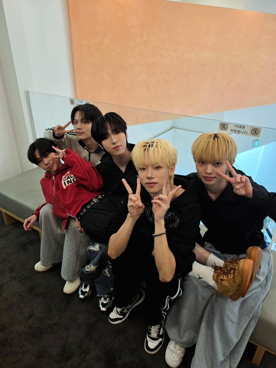 EMOTIM_OFFICIAL tweet picture