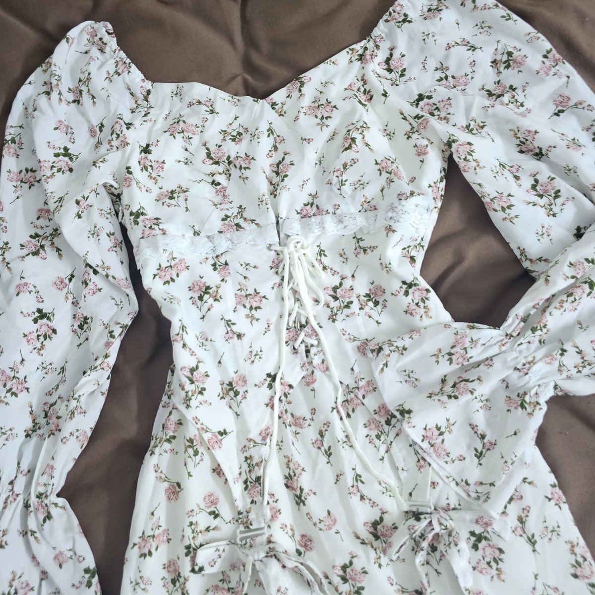 WManowan's tweet photo. เดรสน่ารักมาก
อก 30-32"
เอว25-26
สะโพก 35
ยาว 32
160 บ. 

#เสื้อผ้ามือสอง #ส่งต่อเสื้อผ้ามือสอง #ส่งต่อเสื้อผ้ามือ2 #ส่งต่อเสื้อผ้า #เสื้อผ้าเกาหลี #เสื้อผ้าสไตล์เกาหลี #ส่งต่อเสื้อผ้ามือสองราคาถูก #เสื้อผ้ามือสองสภาพดี #เสื้อผ้าราคาถูก https://t.co/N4jpDXrYPY