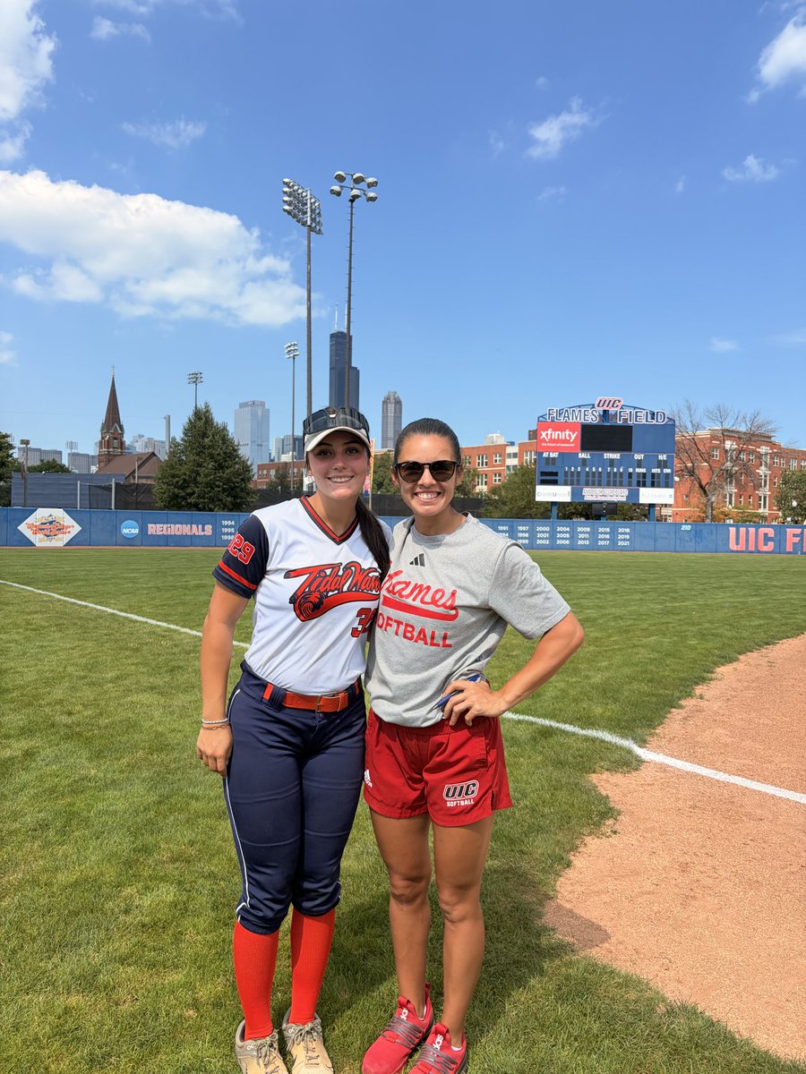 piperheimbrodt's tweet photo. Great camp at @UIC_Softball
Great development and the view from home plate is amazing. Thank you to the coaches and players for an incredible experience. So glad I was able to attend with my teammate @GBacon2029
#UICFlames #Softball https://t.co/UzmBNIw8fm