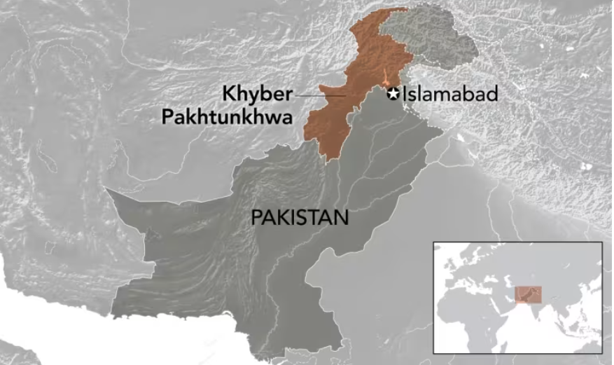 NikkeiAsia's tweet photo. Three years after his arrest, Imran Khan remains Pakistan’s most influential politician. From prison, he still calls the shots in Khyber Pakhtunkhwa, where his PTI party runs the provincial government.
https://t.co/NrbQlzsOyM https://t.co/2EUOBEJIn1