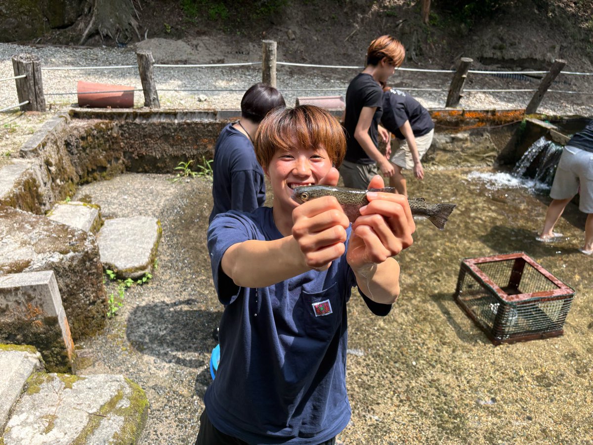 LoveledgeNagoya's tweet photo. チームでBBQを行いました🍖🔥

今年も豊田市にある、【腰掛山荘】さんでBBQを行いました！

手ぶらで行けて、美味しいお肉・魚取りもやりました🔥🐟🎣

楽しくて、最高でした✨
そして、なにより涼しい！！
皆様も是非💓

リフレッシュ完了！！
またみんなで後期再開に向け、レベルアップしますっ🔥 https://t.co/CiI4t3Nom9