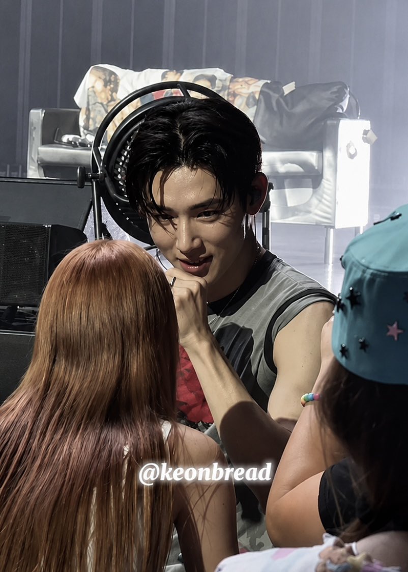 coertisify's tweet photo. SIAPA YANG GA SALTING KALO DITATAP SEDALAM INI SAMA SEONGHYEON 😭 https://t.co/EkHJILIdJN