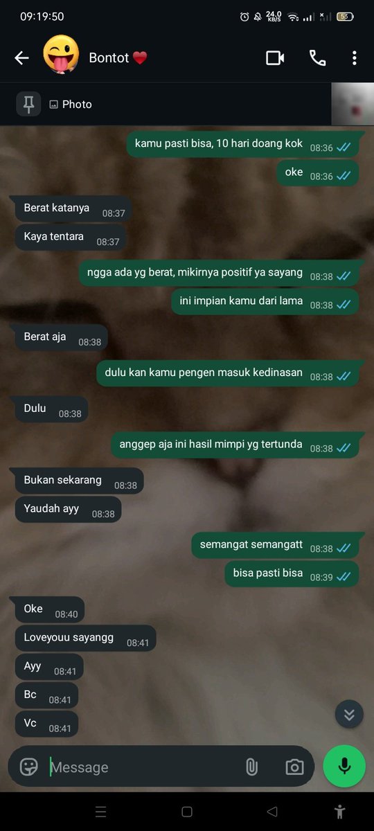 LalaPoo0003's tweet photo. Appreciation post buat pacar kesayangan aku, walaupun dia ga bakal liat ini karena ga main x

Dari awal dia lulus, nganggur 3 bulan nyampe akhirnya dia dapet kerjaan di JKT tapi gajinya ga manusiawi (masuk fullday Senin-Sabtu, gaji cuman 2jt) terus akhirnya keterima maganghub https://t.co/oxyfcM3D4a